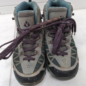 Womens size 8.5 vasque monolith mid WP hiking boots